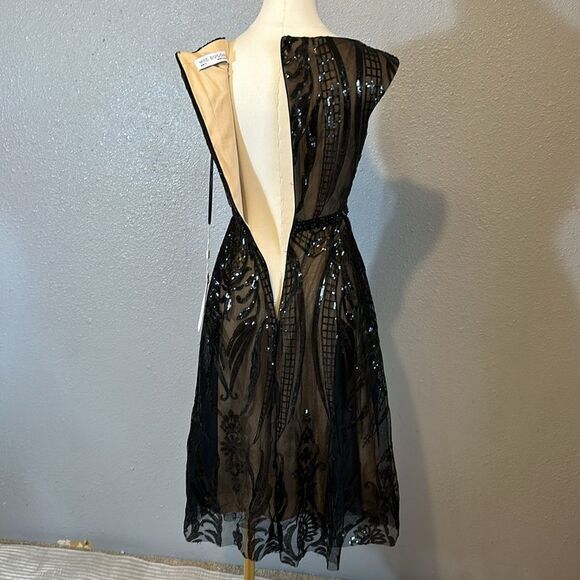 NWT Mac Duggal 67514 sequined fit and flare midi lace dress size 2 - Picture 8 of 14